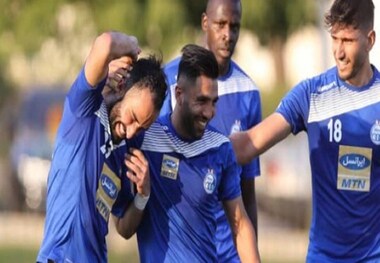 کاروان استقلال با استقبال هواداران وارد تبریز شد
