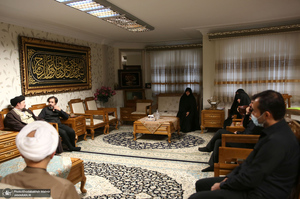 حضور سید حسن خمینی در منزل مرحوم آیت الله ری شهری (ره)