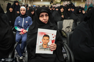 دیدار هزاران نفر از زنان و دختران با رهبر معظم انقلاب