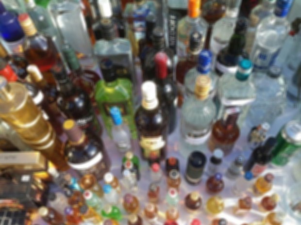 کشف کلکسیون مشروبات الکلی خارجی در شمال تهران+ تصاویر