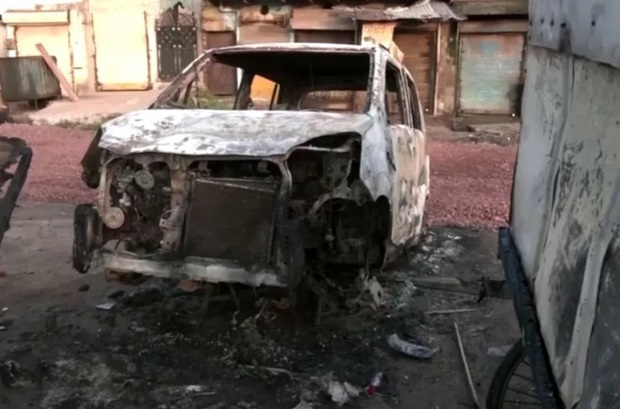 درگیر ی میان مسلمانان و هندوها؛ یک مسجد به آتش کشیده شد و مدارس تعطیل شدند