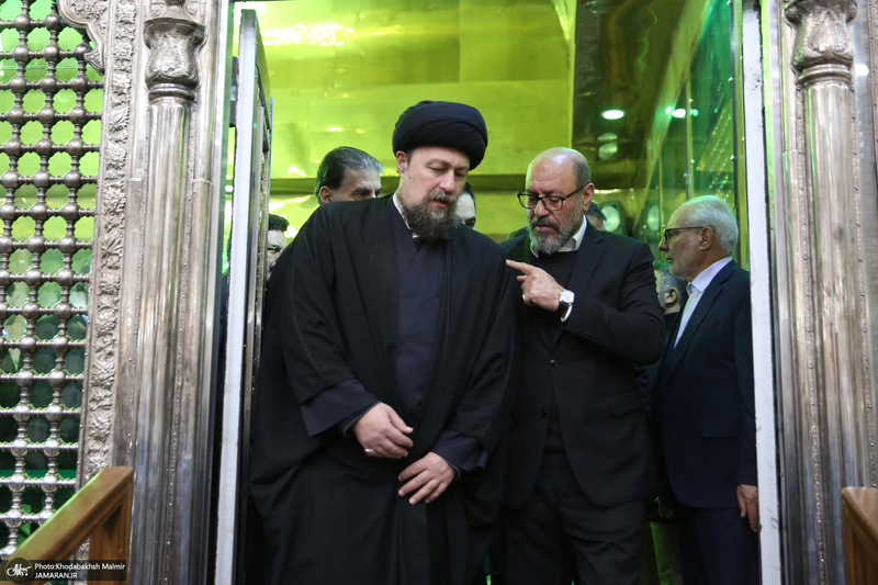 تجدیدمیثاق رئیس و جمعی از کارکنان بنیاد مستضعفان با امام راحل