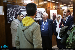 بازدید گردشگران آلمانی و اتریشی از بیت امام خمینی (س) در جماران 