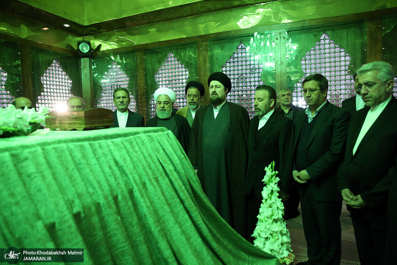 تجدید میثاق رئیس جمهور و اعضای هیأت دولت با آرمان‌های حضرت امام(س)