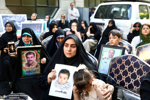 گردهمایی (آن ها فرشته بودند) مقابل دفتر یونسکو در تهران