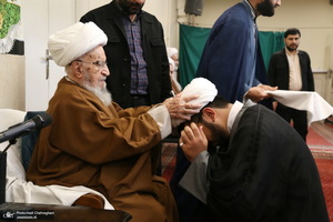 عمامه گذاری طلاب توسط مراجع عظام تقلید در روز میلاد امام علی (ع)‎