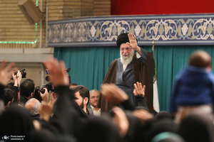 دیدار جمعی از رأی اولی‌ها و خانواده‌های شهدا با رهبر معظم انقلاب