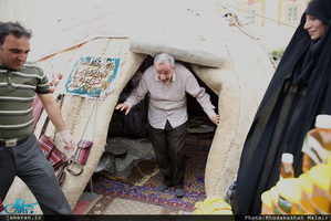 بازدید احمد مسجد جامعی از نمایشگاه «عطر یاس» در حرم مطهر امام خمینی(س)-2