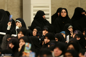 دیدار جمعی از خانواده‌های شهدای دفاع مقدس و مدافع حرم با رهبر معظم انقلاب