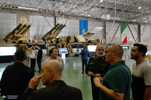بازدید میهمانان خارجی مراسم بزرگداشت امام خمینی (س) از نمایشگاه دستاوردهای هوافضای سپاه