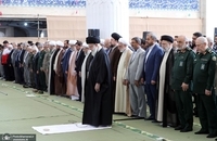 تصاویری از اقامه نماز عید سعید فطر به امامت رهبر معظم انقلاب در مصلی امام خمینی (4)
