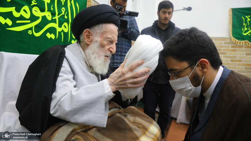 عمامه گذاری طلاب توسط مراجع عظام تقلید در روز میلاد امام علی (ع)‎