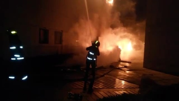 آتش سوزی در بازار قدیم درگهان قشم 60 مغازه دچار حریق شد