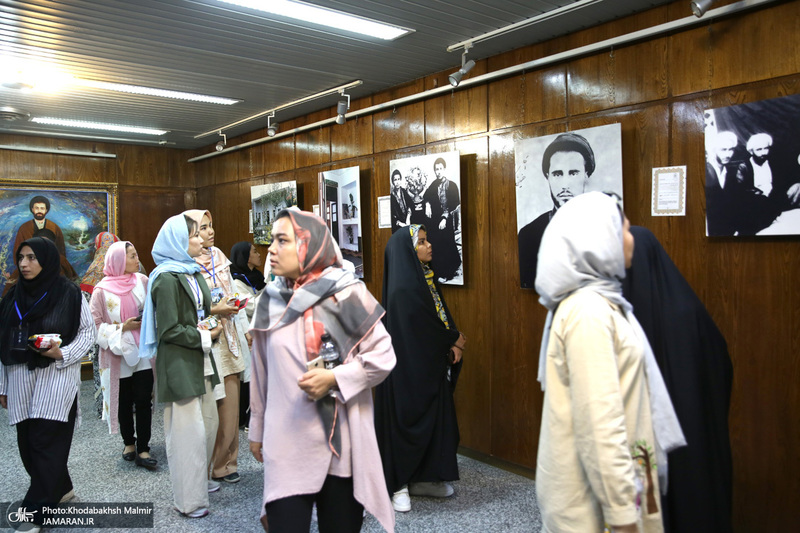 بازدید دانشجویان بین المللی سراسر کشور از بیت امام خمینی (س) در جماران