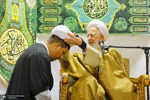 عمامه گذاری طلاب در روز عید مبعث توسط مراجع عظام تقلید‎‎