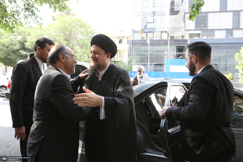 بازدید «سید حسن خمینی» از موسسه مطبوعاتی ایران