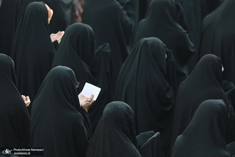 اقامه نماز باران  اقامه نماز باران- پرتره زن چادری زن چادری پرتره چادر