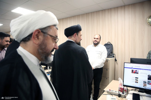 بازدید «سید حسن خمینی» از موسسه مطبوعاتی ایران