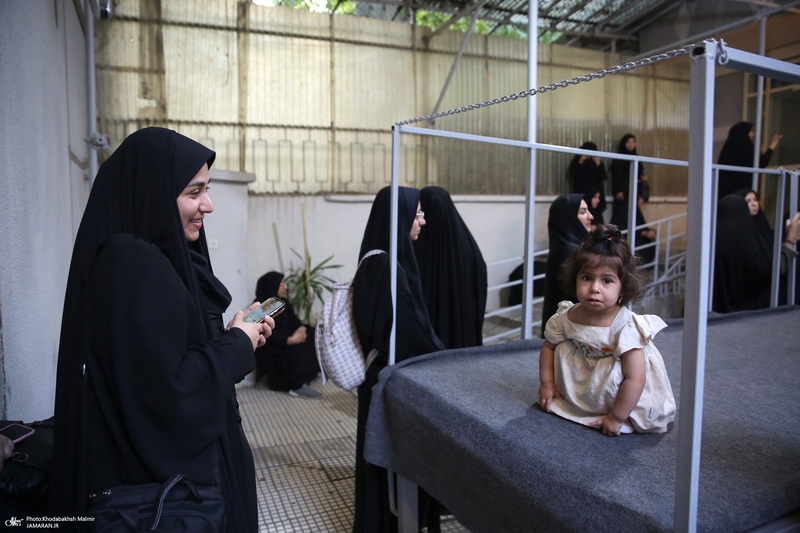 تجدید میثاق معلمان جدیدالاستخدام استثنایی با حضرت امام خمینی (ره) در حسینیه جماران