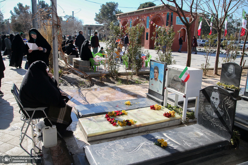 مهمانی لاله ها در قطعه شهدای بهشت زهرا