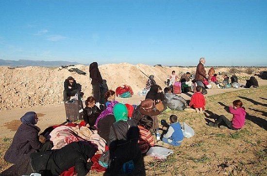 الجزایر به خانواده‌های سوری درمانده در مرزها پناهندگی داد