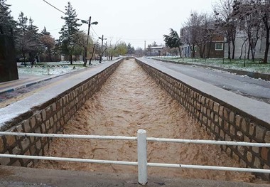 ساکنان روستای جعفرآباد خانه های مسیر رودخانه را تخلیه کنند