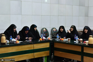 نشست مشترک مدیران فرهنگی آستان امام خمینی (س) با مدیران فرهنگی شهرداری تهران