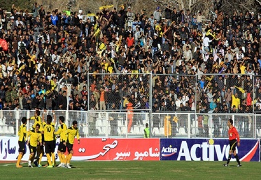 فوتبال پایه ها در فارس به قُلک پولی برخی افراد بدل شده است