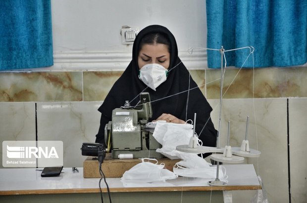تولید ۱۰۰ هزار ماسک در کارگاه‌های مد و لباس استان مرکزی