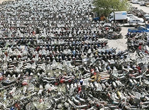 170 هزار موتورسیکلت در پارکینگ‌های تهران خاک می‌خورند