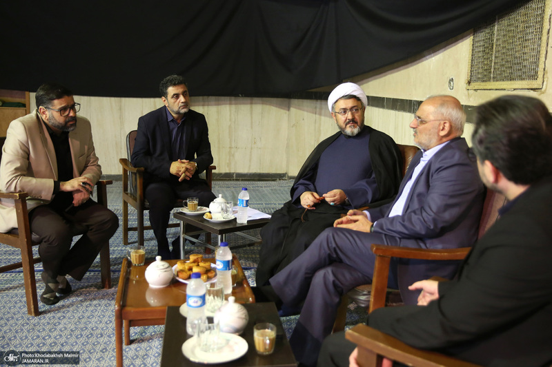 گفتگو حضور با حاجی میرزایی رئیس دفتر رئیس جمهور در حسینیه جماران