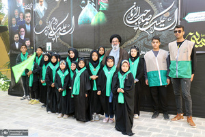 غبار روبی و عطر افشانی بیت و زادگاه امام خمینی (س)