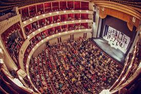 این تصمیم خوانندگان زن را خانه‌نشین می کند
