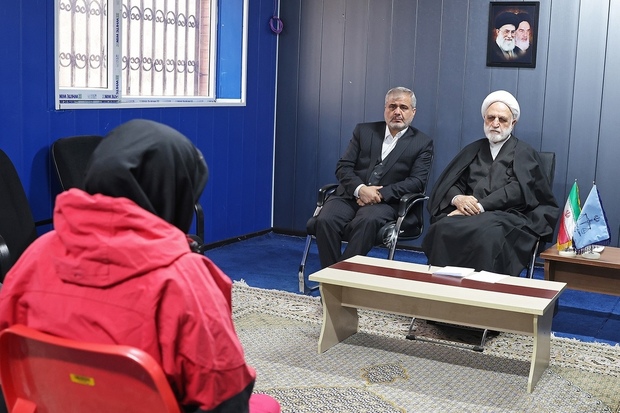 قوه قضاییه: براساس بخشنامه سازمان زندان‌ها الزام زنان به استفاده از چادر ممنوع است