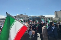 جشن پیروزی در میدان انقلاب