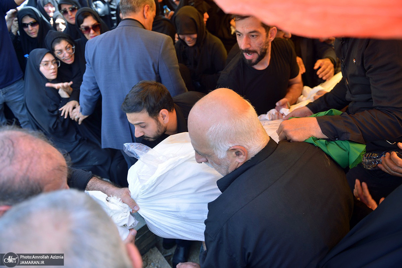 مراسم خاکسپاری سیدعلی صنیع خانی در بهشت زهرا (س) تهران