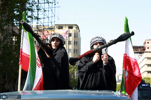 راهپیمایی دختران «جان‌فدای ایران»- ۲