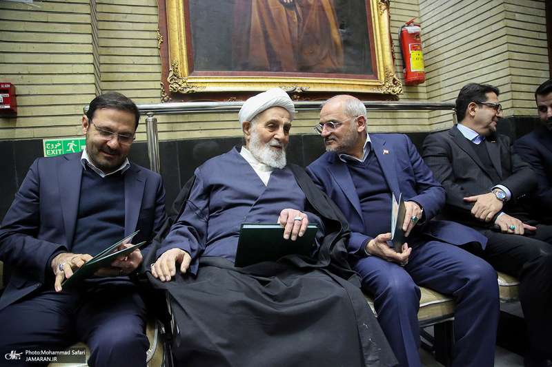 مراسم ترحیم مادر محمد شریعتمداری