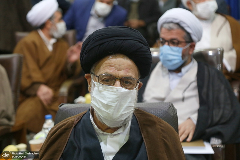 رونمایی از کتاب های «المکاسب المحرمه» و«ملحق العروه الوثقی» تالیف آیت الله العظمی صانعی(ره)