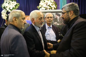 مراسم وداع با پیکر حجت الاسلام و المسلمین سید محمود دعایی در حسینیه جماران -2