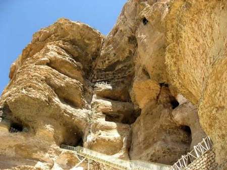 آثار ملی را محدود به یک شهرستان و شهر نکنیم نه به مصادره غار کرفتو