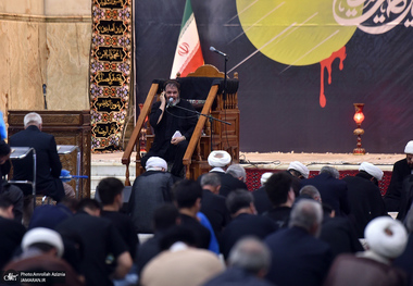  مراسم عزاداری شب عاشورای حسینی در حرم مطهر امام خمینی (س)