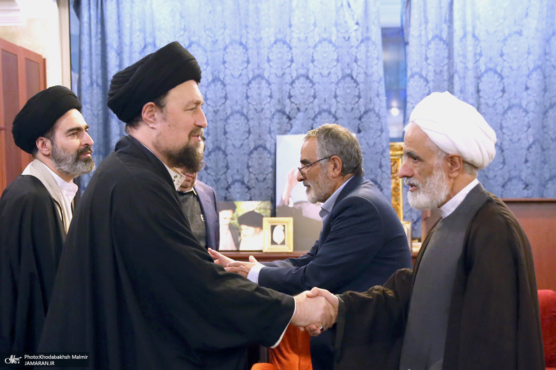 حضور شخصيت هاي سياسي در منزل مرحوم آیت الله بجنوردی 1