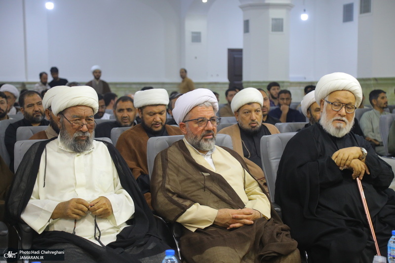 نشست «قرآن و عترت، محور اتحاد مسلمانان در اندیشه امام خمینی(س)» به زبان اردو