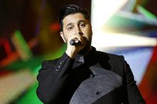 آوازخوانی احسان خواجه امیری در مراسم تشییع پدرش + ویدیو