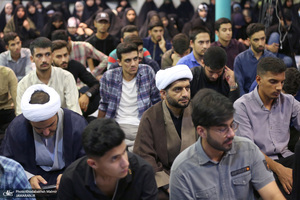 بازدید جمعی از دانشجویان فعال فرهنگی سیاسی و اجتماعی دانشگاه های استان هرمزگان از بیت امام خمینی (س)در جماران