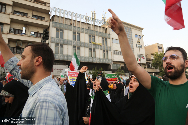 اجتماع مردمی در حمایت از رزمندگان مدافع