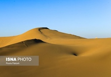 کویر مرنجاب باز هم خبرساز شد  جست‌وجو برای گردشگر گم‌شده