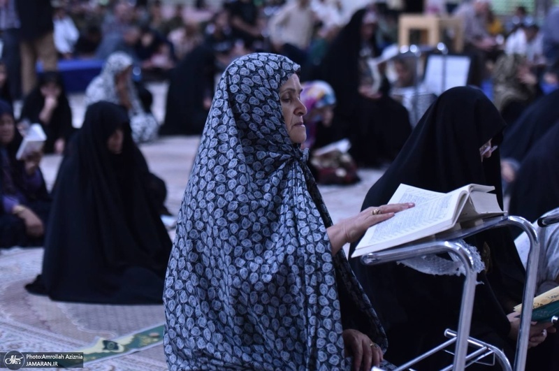 مراسم دعای پرفیض کمیل در حرم امام خمینی (س)
