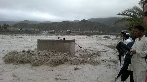 ارتباط ۴۰ روستای اطراف رودخانه کاجو قصرقند قطع شد